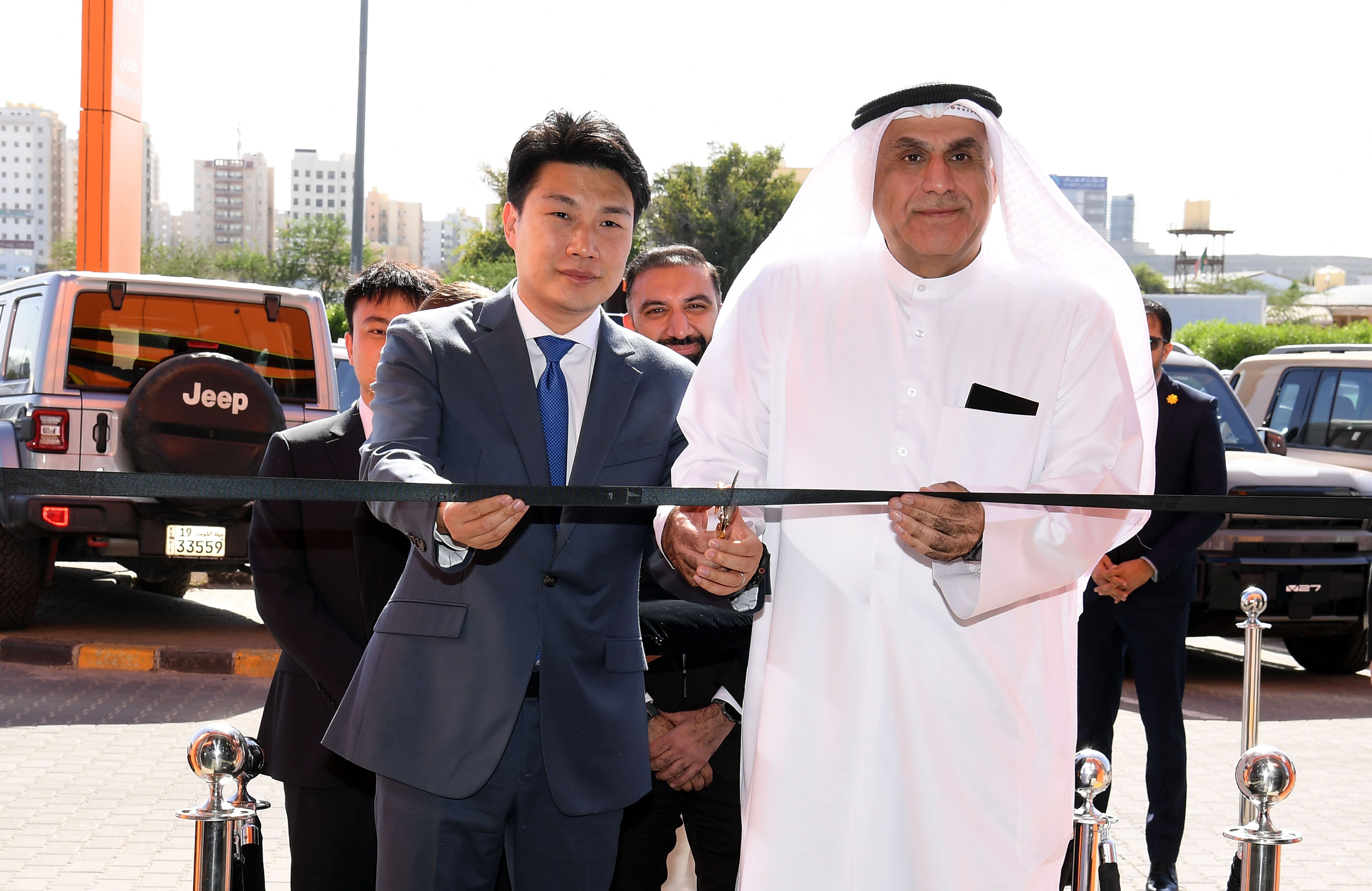 iCAUR Alghanim Officially Celebrates Showroom Opening in Kuwait