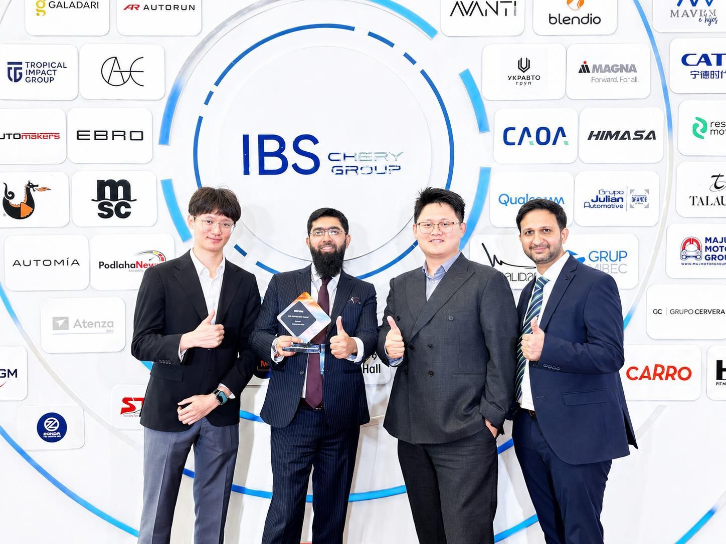 iCAUR Alghanim Recognized with Rising Star Award at China Motor Show